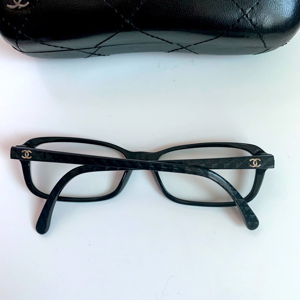 PRELOVED AUTHENTIC CHANEL BLACK FRAMES 3191 WITH CASE - Picture 4 of 7